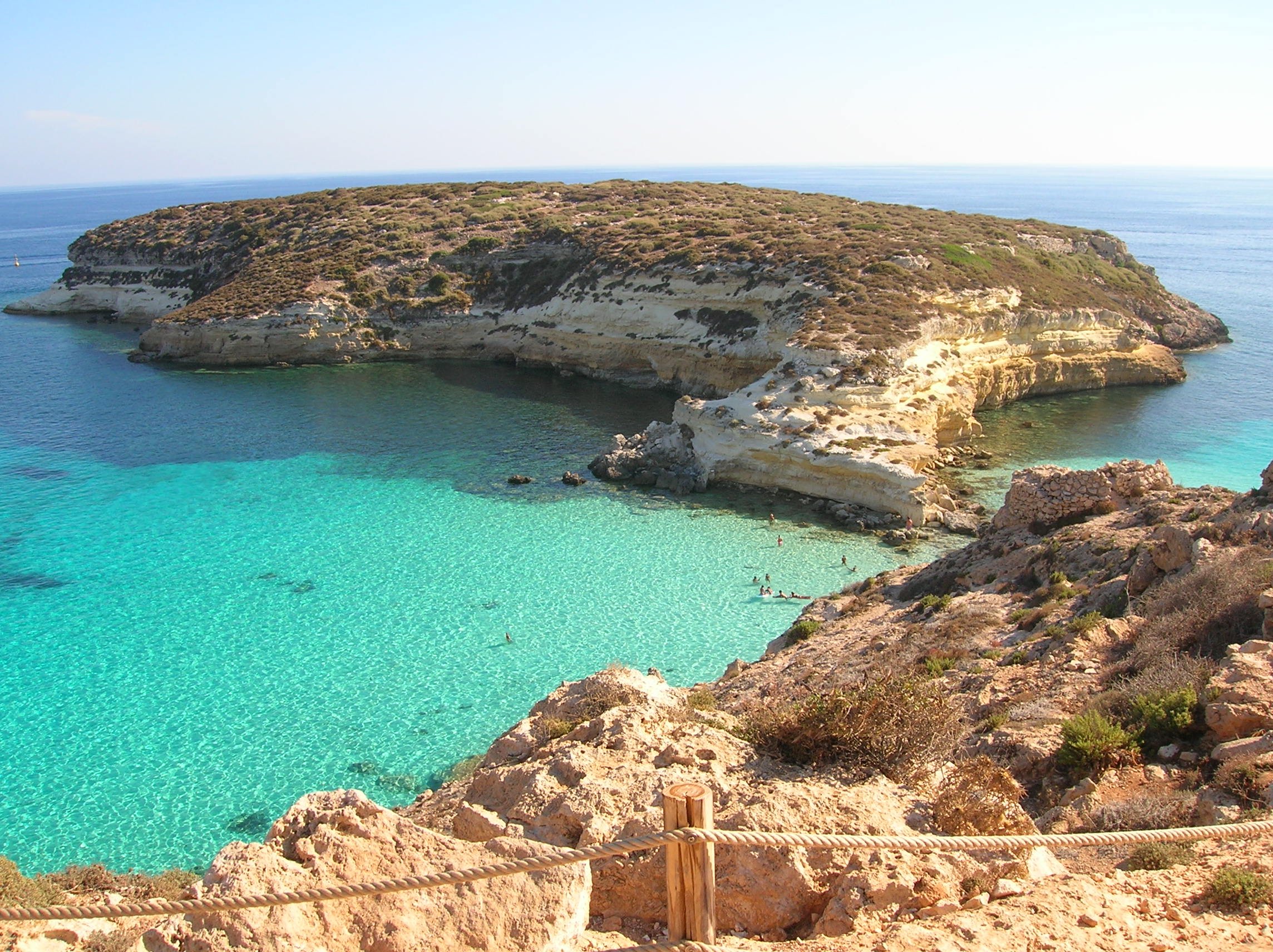 Olandese di 23 anni raggiunge il marito immigrato a Lampedusa TuttoperLei