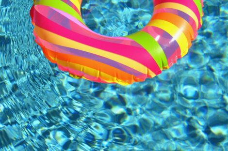 Roma, cinque minori intossicati da cloro in piscina: grave un bambino di 9 anni