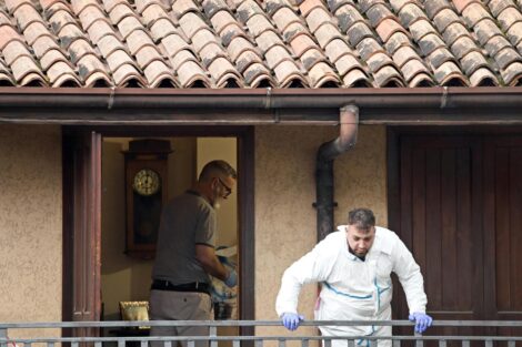 Cene (Bergamo), uccide la moglie poi si toglie la vita: l’allarme dato dal figlio